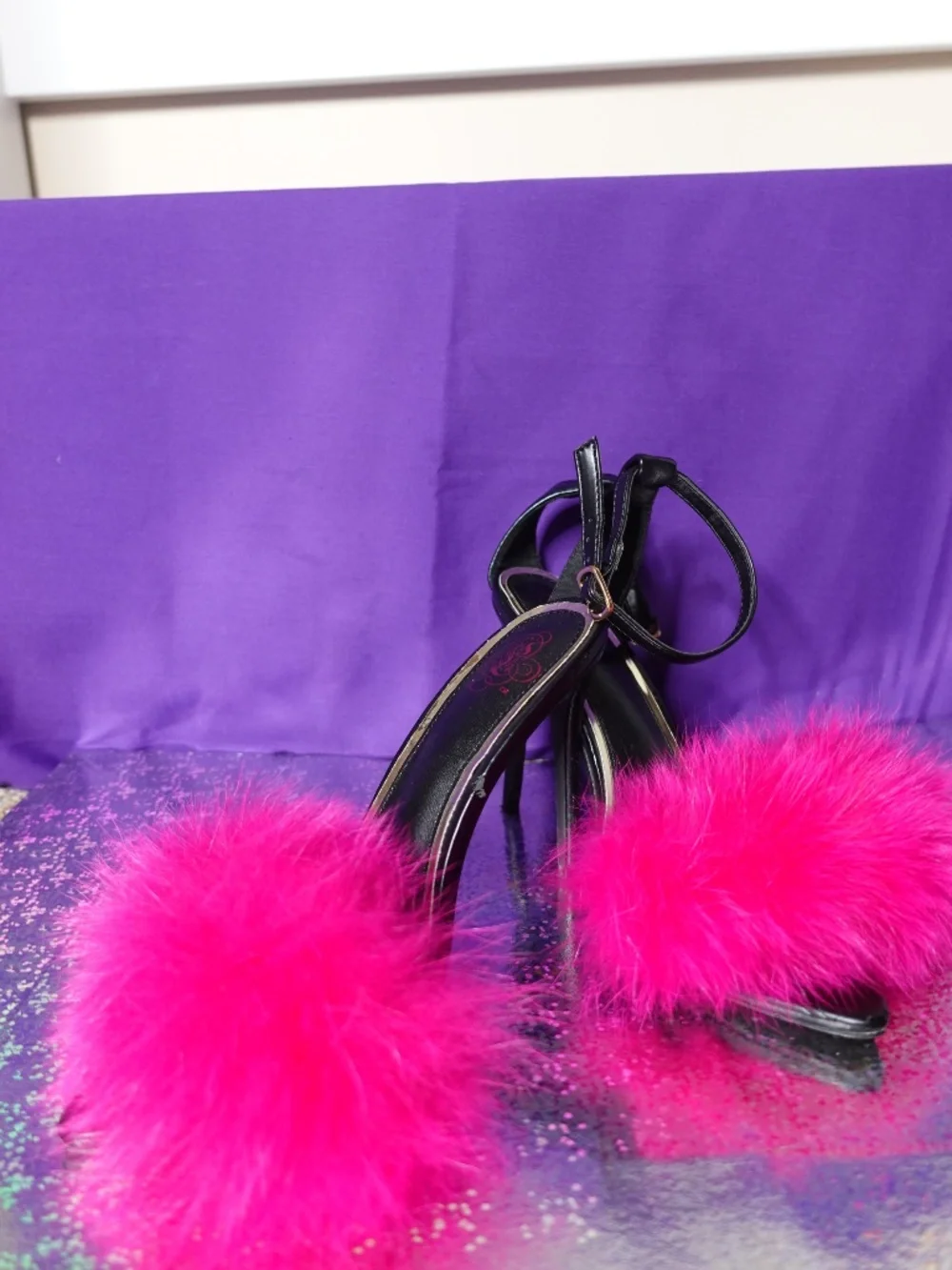 Liliana Fuchsia Fox fur open toe ankle strap heels Size 7 - Picture 2 of 4
